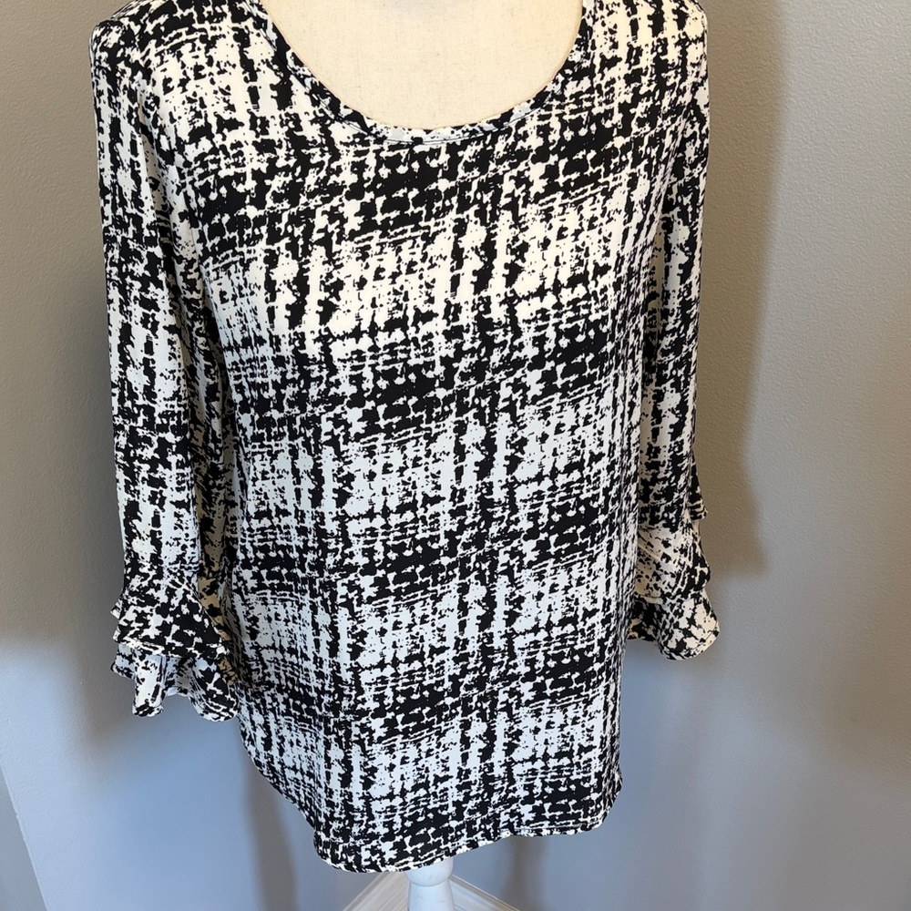 Valerie Stevens Monochrome Patterned Blouse